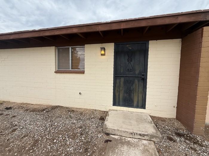 3984 S Evergreen Ave - Photo 2 of 21