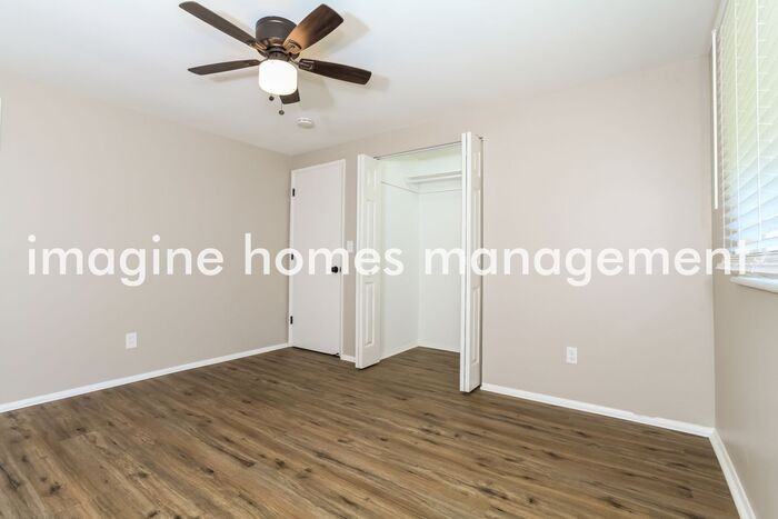 11147 Hawk St - Photo 7 of 15
