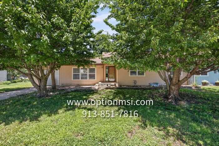 403 Shawn Dr - Photo 2 of 29