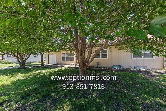 403 Shawn Dr - Photo 3 of 29