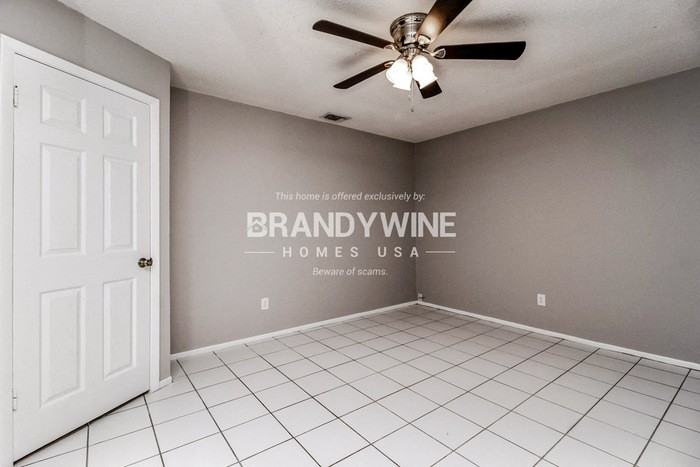 6311 Fortune Ln - Photo 4 of 15