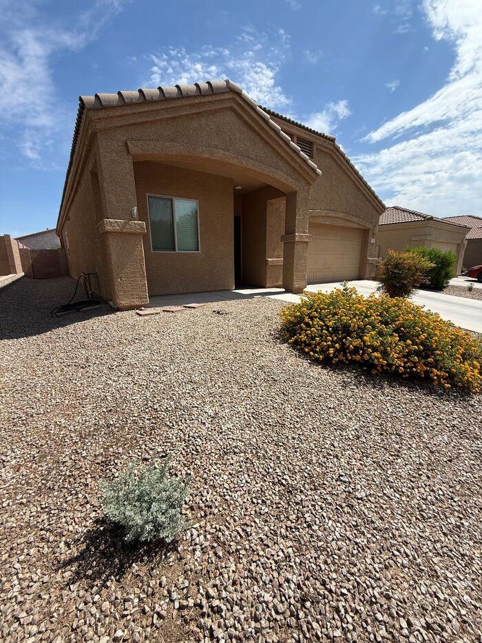 125 E Calle Vivaz - Photo 3 of 34