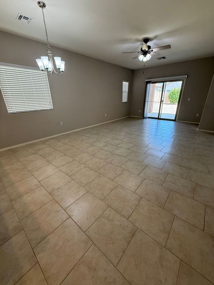 125 E Calle Vivaz - Photo 4 of 34