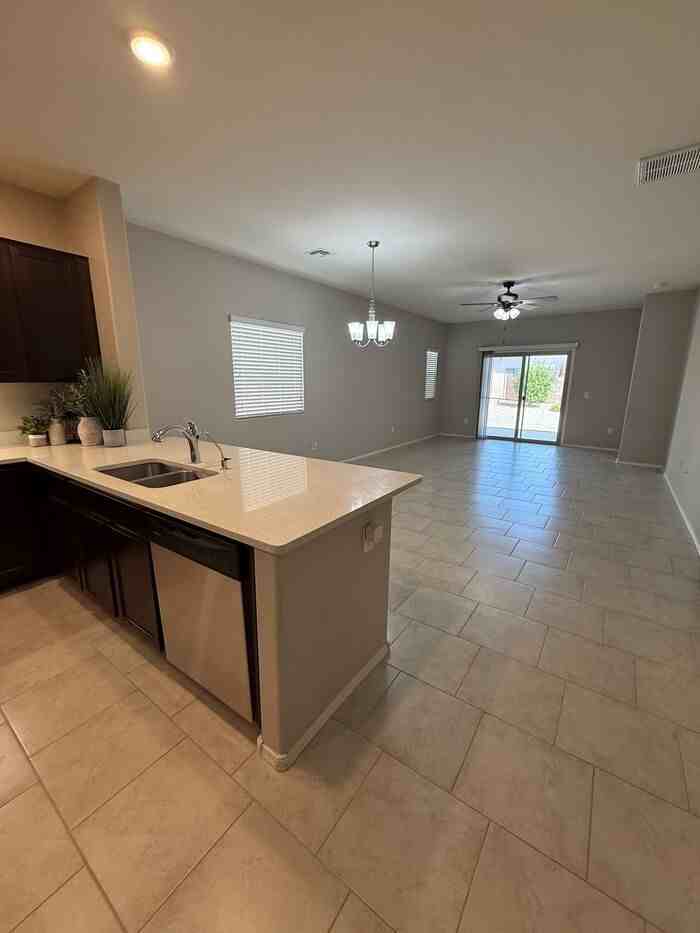 125 E Calle Vivaz - Photo 6 of 34