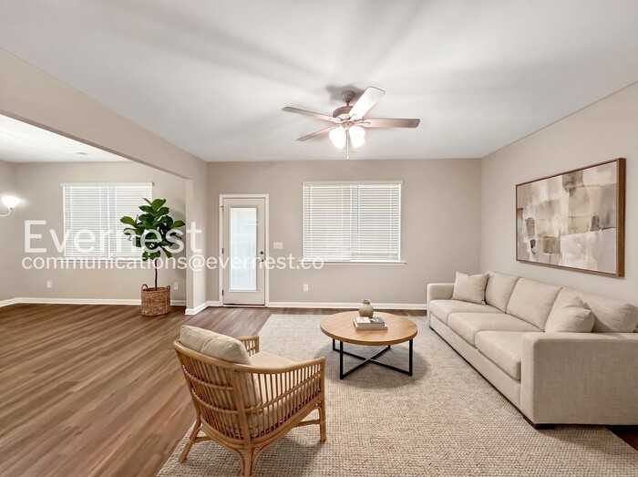 1542 Persimmon Trce - Photo 4 of 23