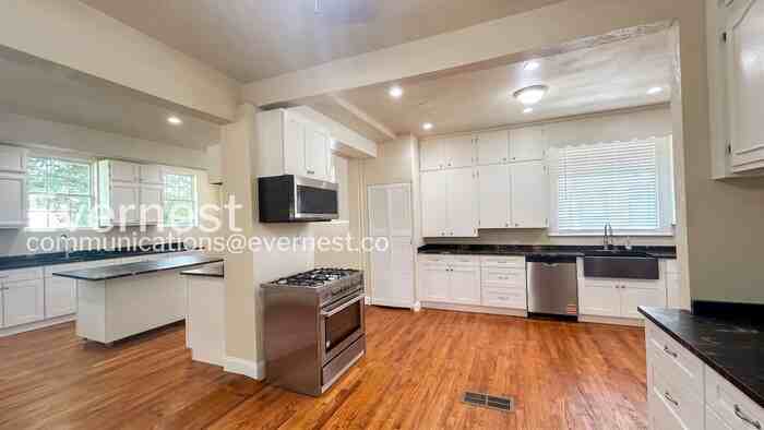 128 E Summit Ave - Photo 2 of 39