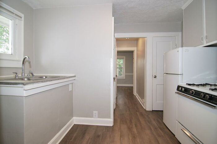4935 W 11th St - Photo 5 of 13
