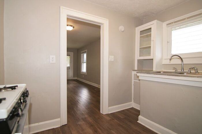 4935 W 11th St - Photo 6 of 13