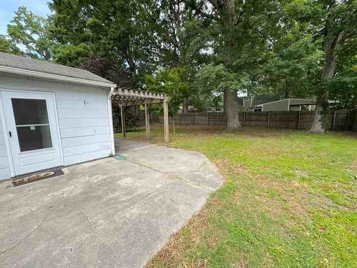 428 Brian Ave - Photo 4 of 5