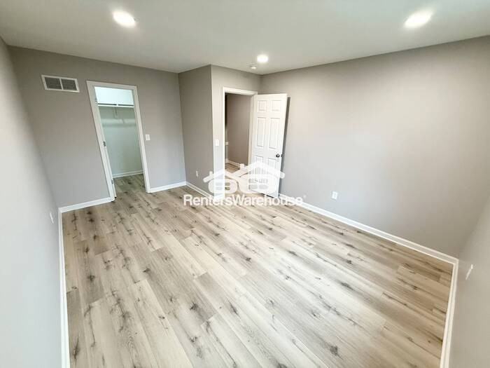 6907 Floyd St - Photo 3 of 28