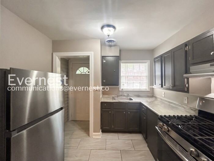 3376 Spottswood Ave - Photo 6 of 21