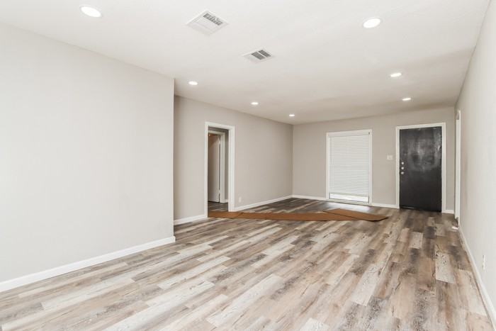 2628 S Marsalis Ave - Photo 5 of 20