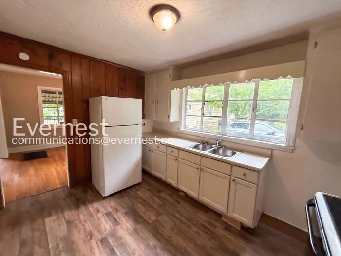 848 Vanderbilt St - Photo 2 of 21