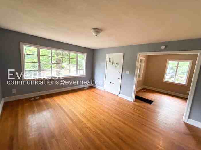 848 Vanderbilt St - Photo 5 of 21