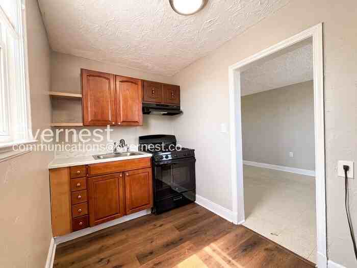 1049 E Patapsco Ave #C - Photo 3 of 21