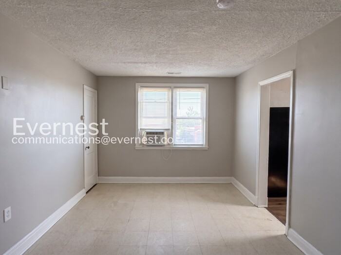 1049 E Patapsco Ave #C - Photo 5 of 21
