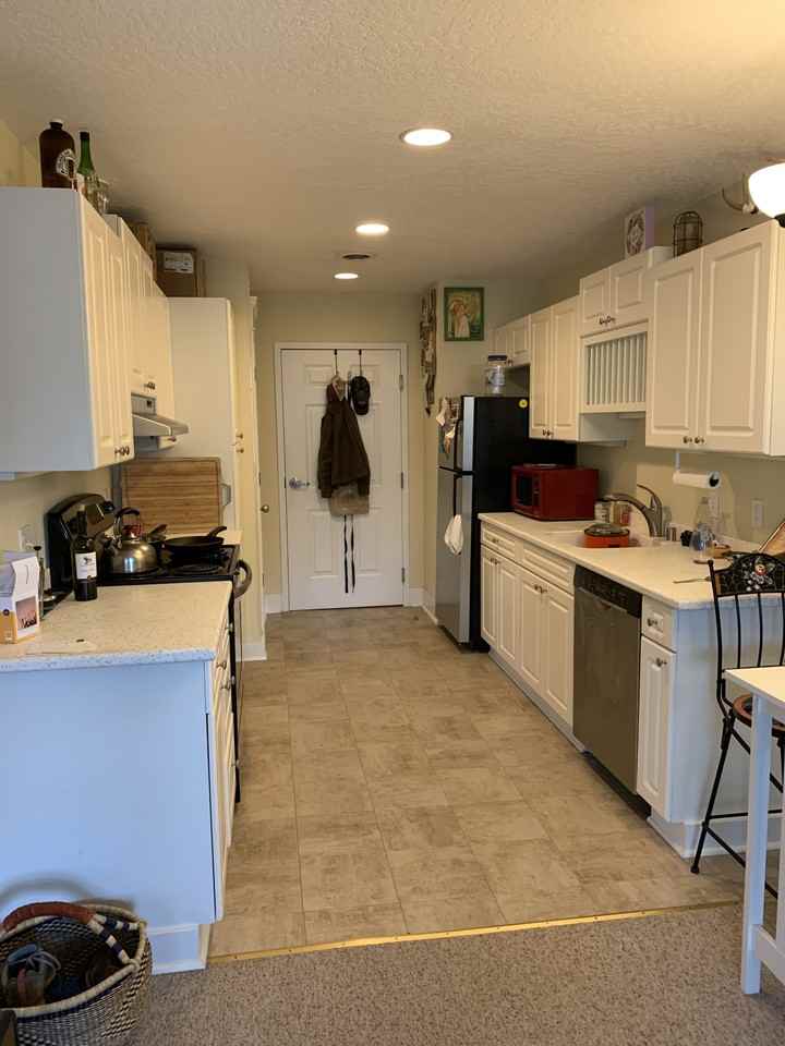 916 S Hatch St #202 - Photo 3 of 9