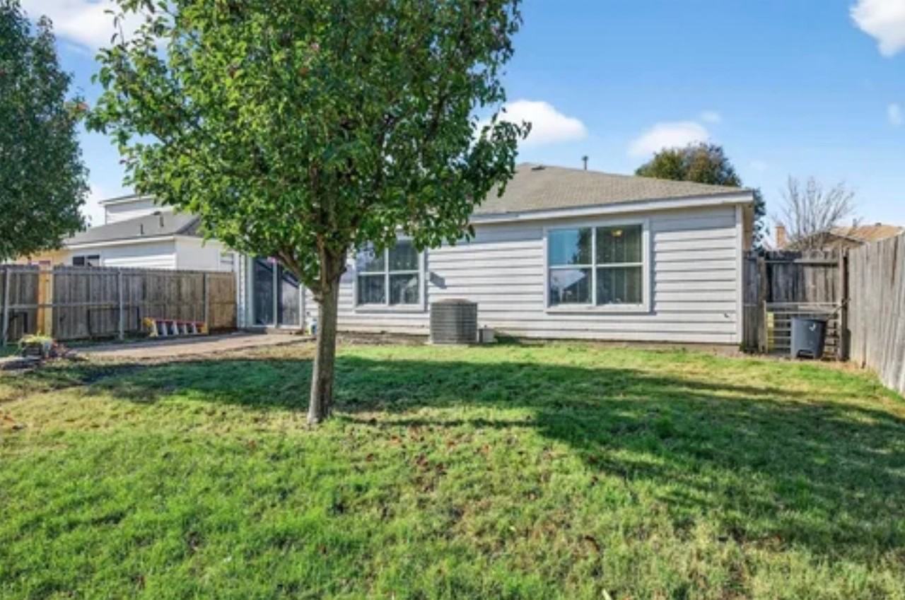 1407 Mallard Dr #NA - Photo 2 of 4