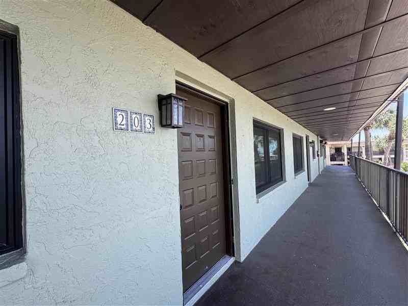 1258 Barbara Dr #203