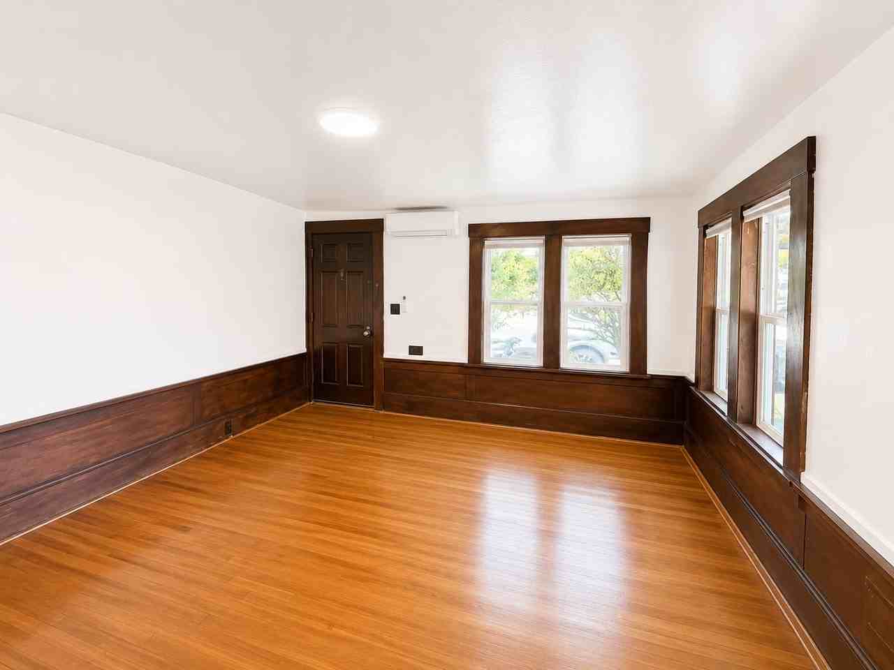 1012 Oak St #A - Photo 4 of 6