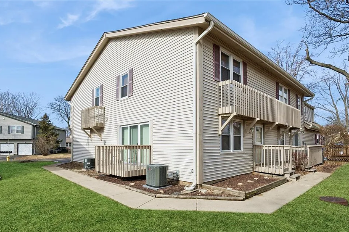 227 Elkhorn Ct #D - Photo 4 of 12