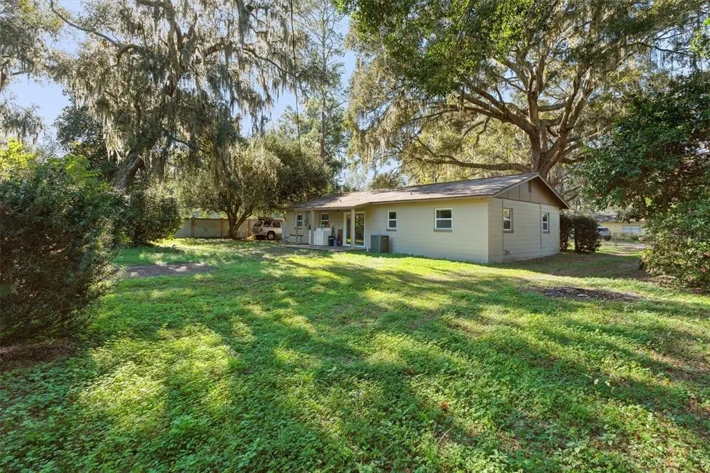 221 Se 70th St #NA - Photo 5 of 34