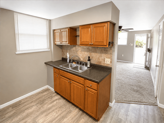531 Davis St #4 - Photo 2 of 9