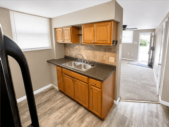 531 Davis St #4 - Photo 7 of 9