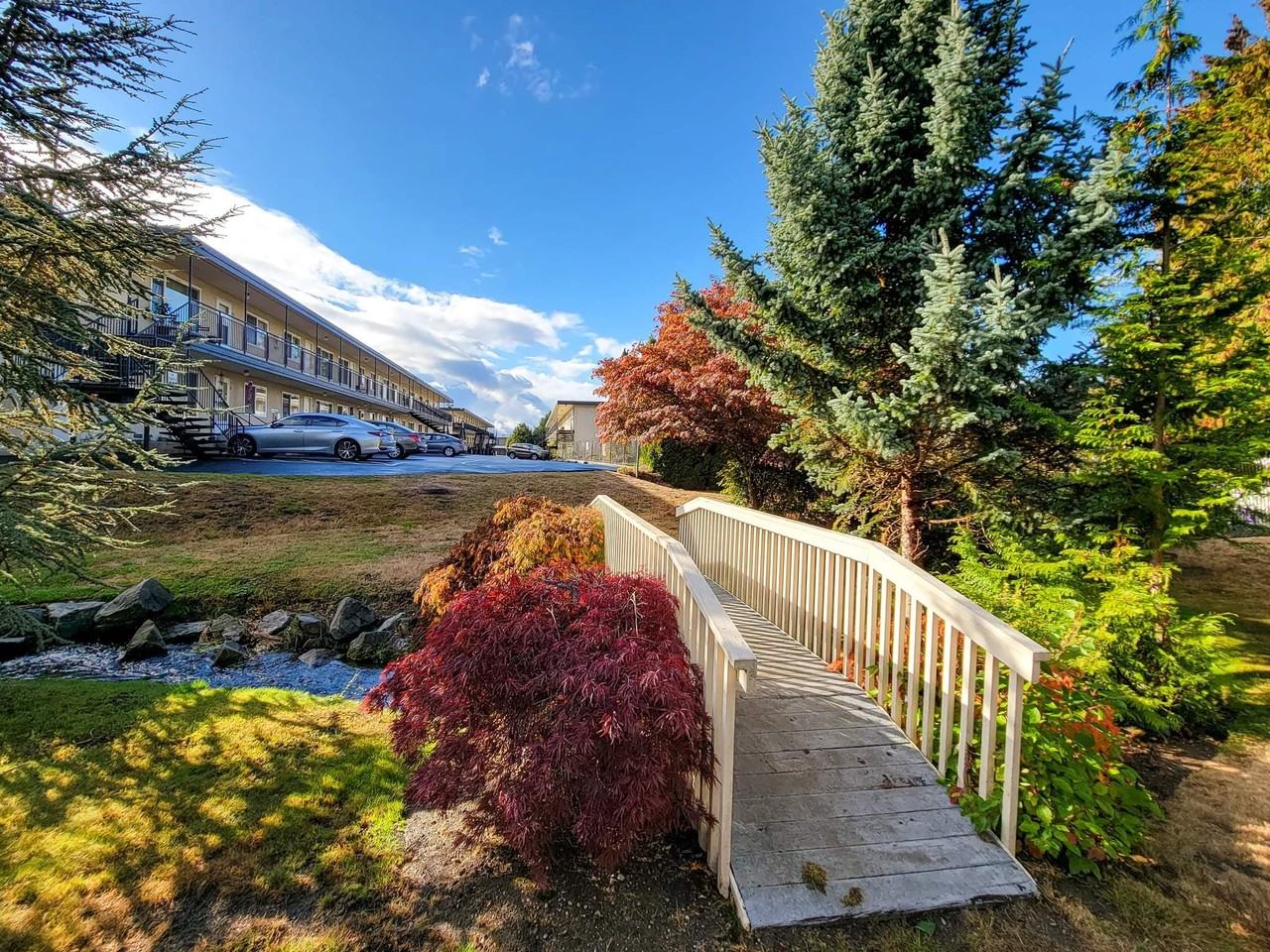 614 6th Ave N #18 - Photo 4 of 12