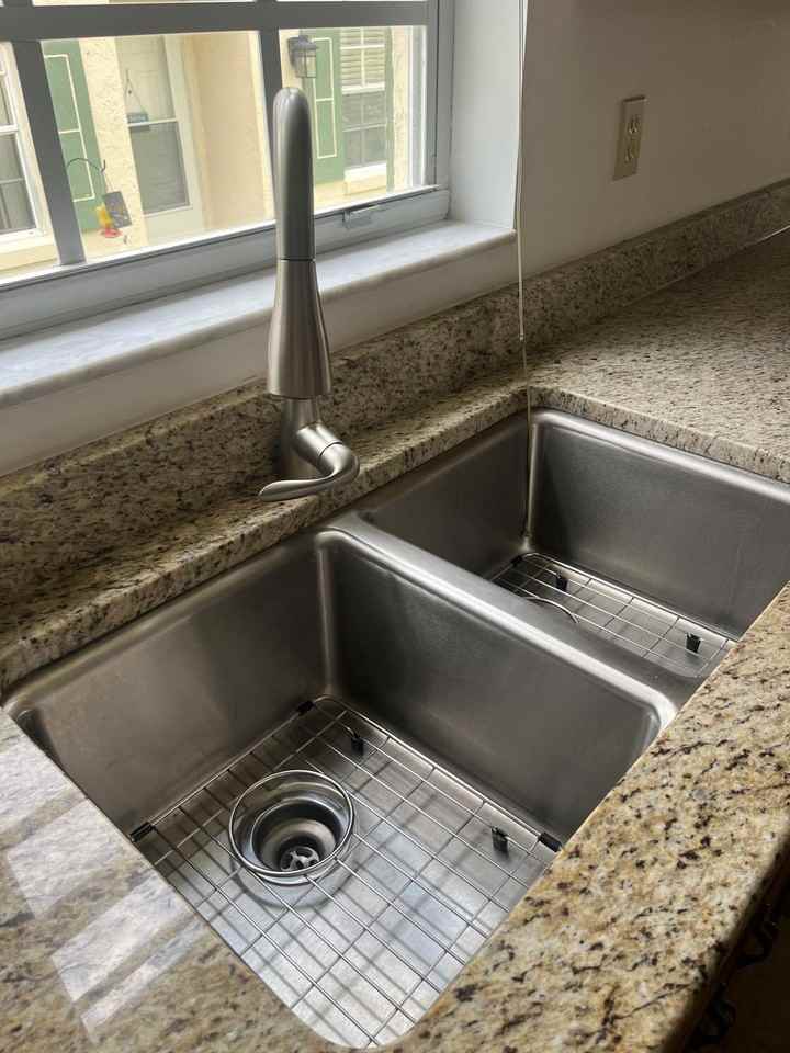 1435 Disston Ave - Photo 3 of 21