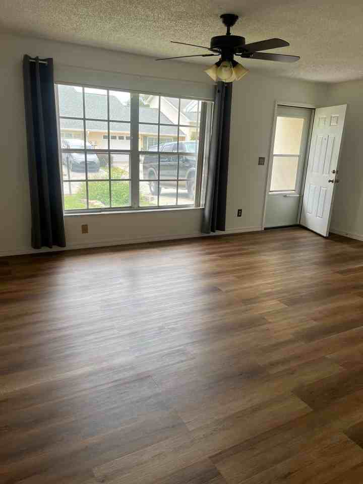 1435 Disston Ave - Photo 7 of 21
