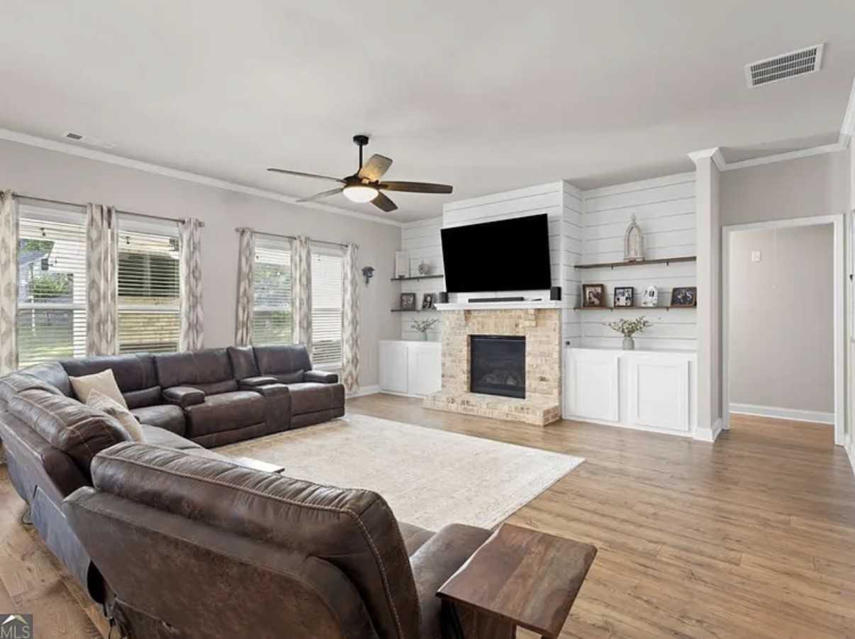 2121 Charmond Dr #NA - Photo 4 of 7
