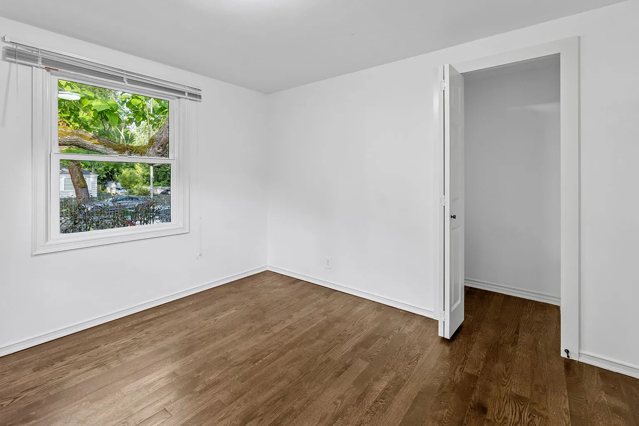 11019 35th Ave Ne #2 - Photo 5 of 11