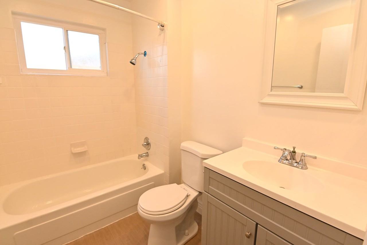 5659 Lathrop Dr - Photo 6 of 21