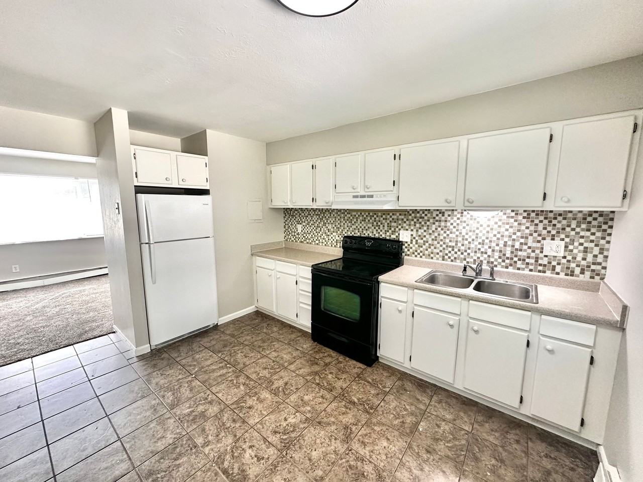 6450 Chippewa Rd - Photo 3 of 5