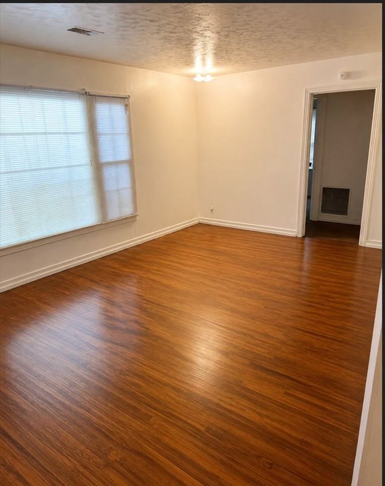 1019 Ruby Ln - Photo 5 of 7