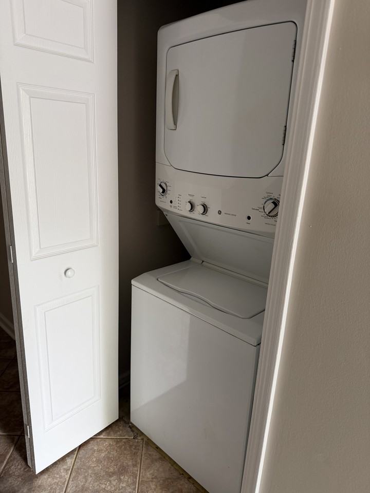 1810 Greens Blvd #2 - Photo 4 of 7