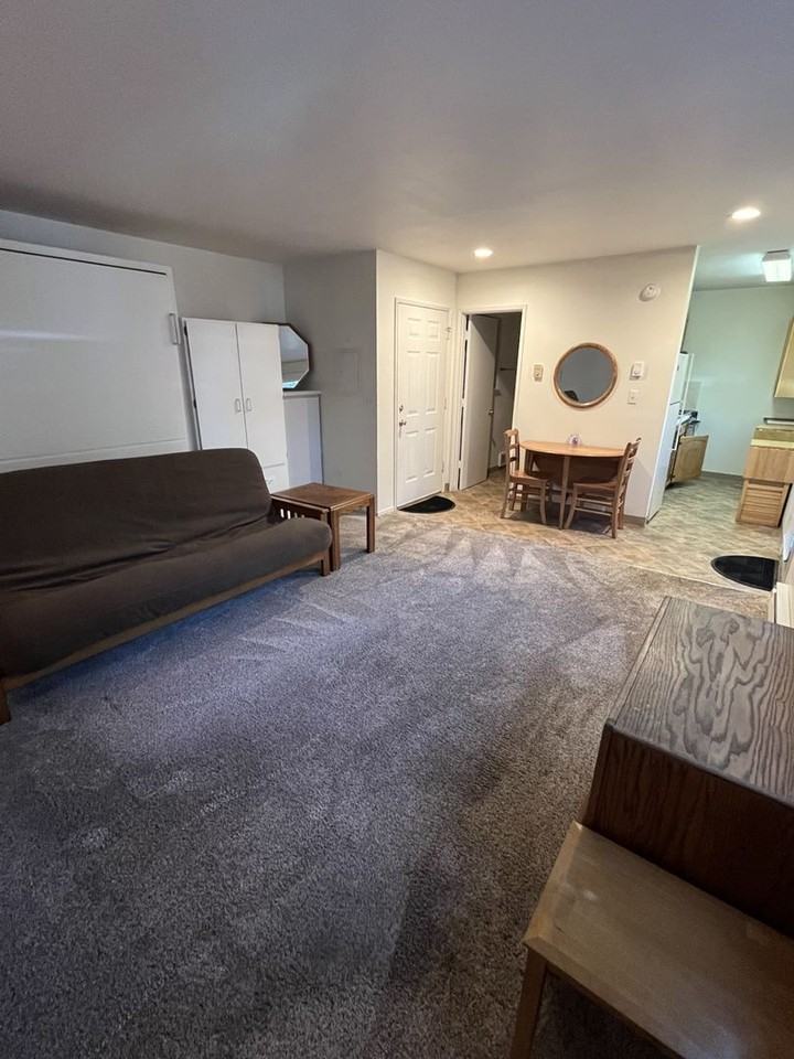 56856 Enterprise Dr - Photo 4 of 9