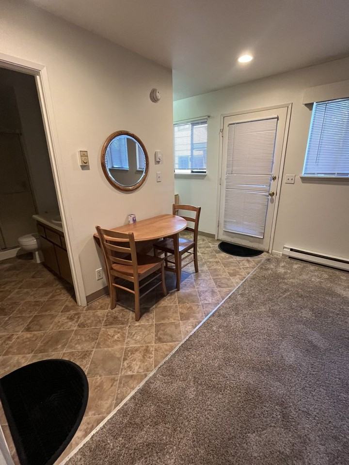 56856 Enterprise Dr - Photo 5 of 9