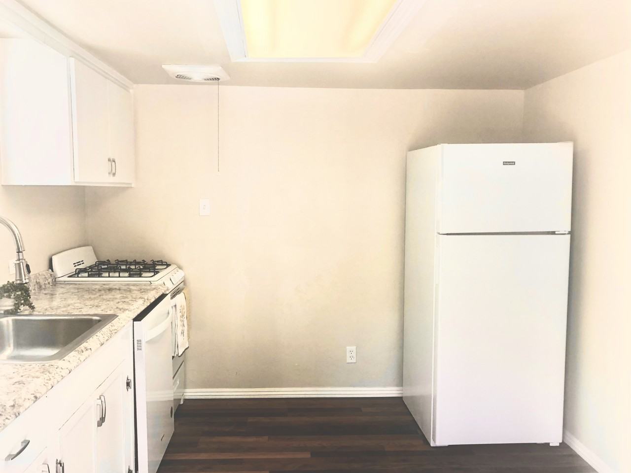 1246 Oak St #NA - Photo 5 of 18