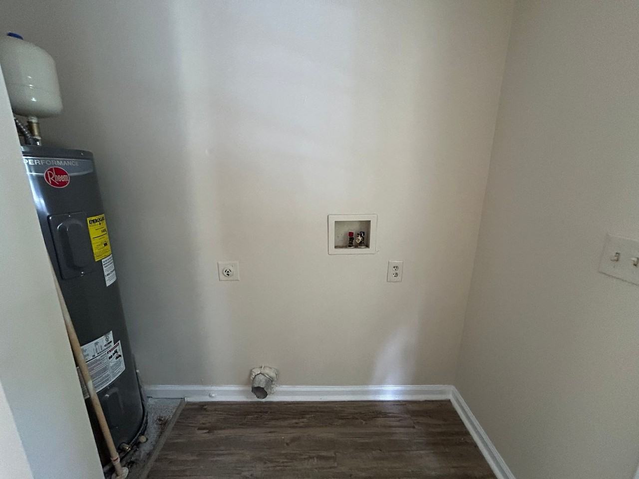 190 Susie Pl - Photo 4 of 18