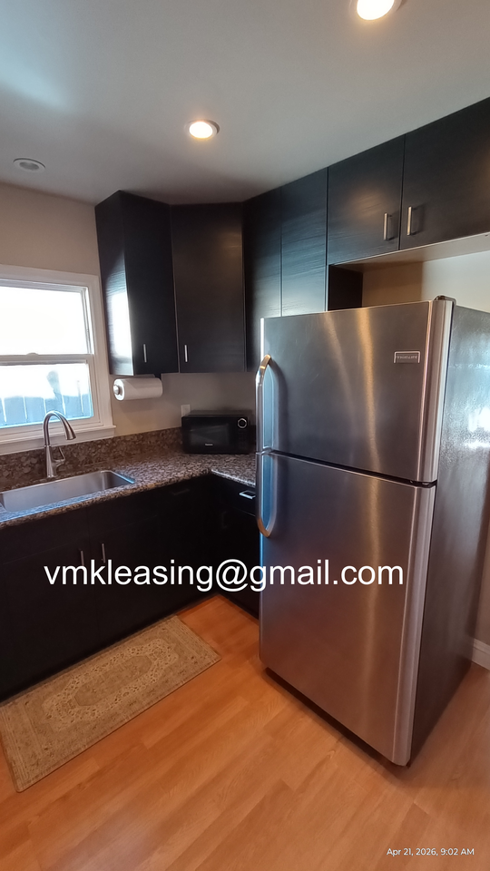 1095 Bresee Avenue - Photo 5 of 9
