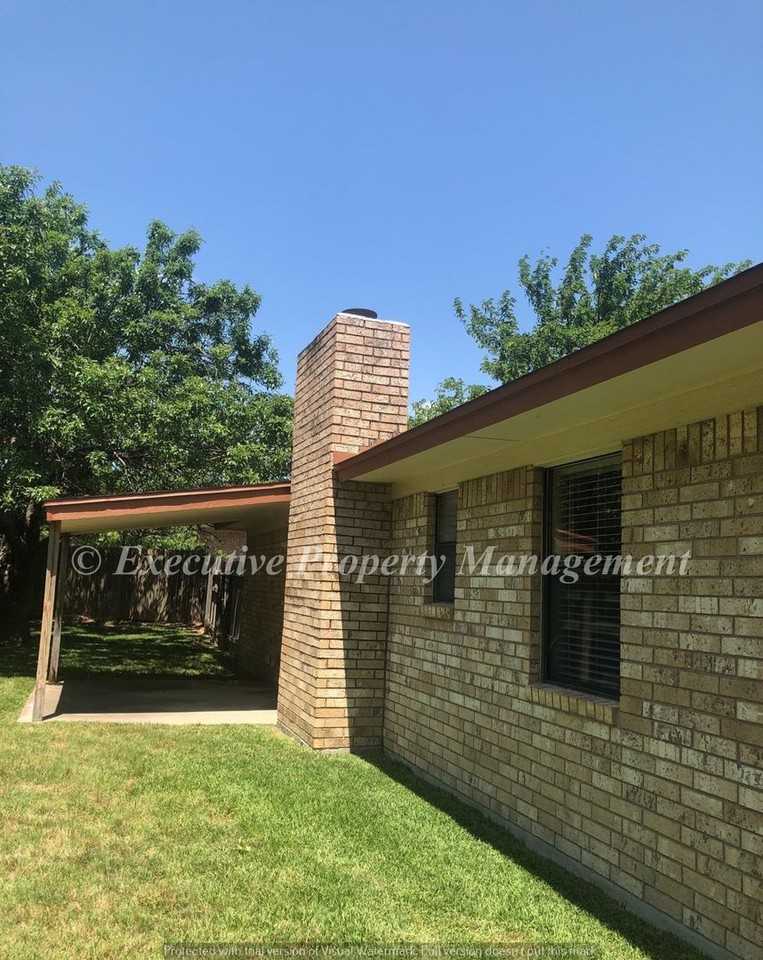 812 Kelly Cir - Photo 3 of 4