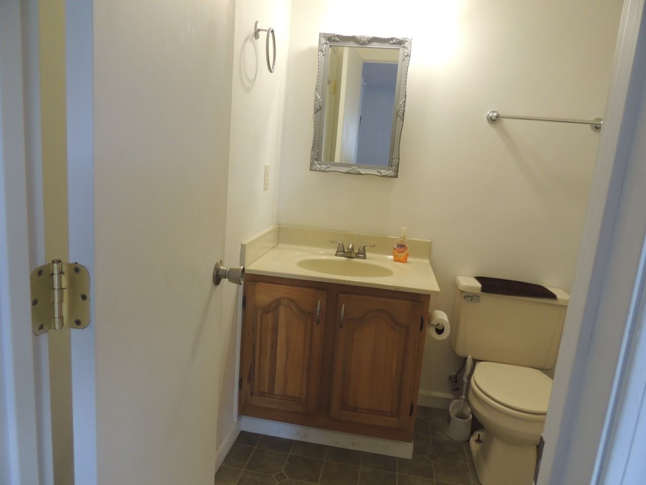 104 Greenwood Ln #B - Photo 7 of 21