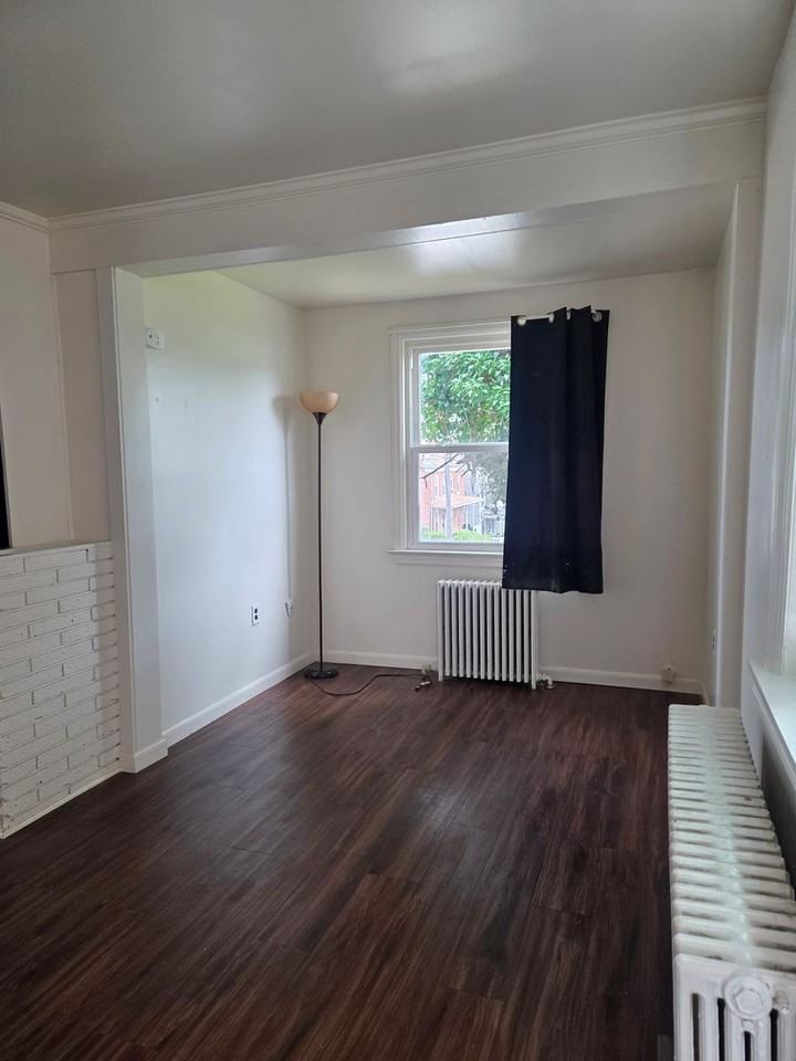 201 E Main St - Photo 4 of 11