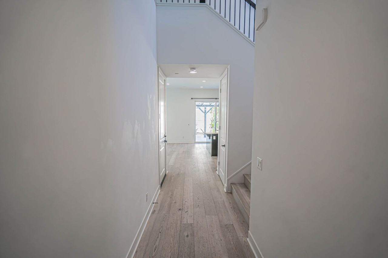 28519 Moyer Ln - Photo 2 of 29
