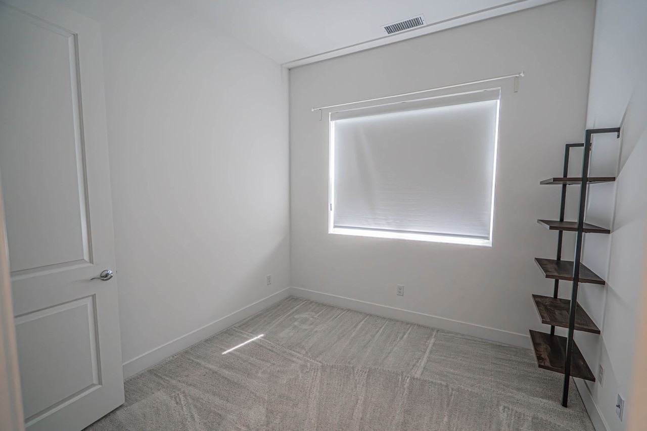 28519 Moyer Ln - Photo 5 of 29