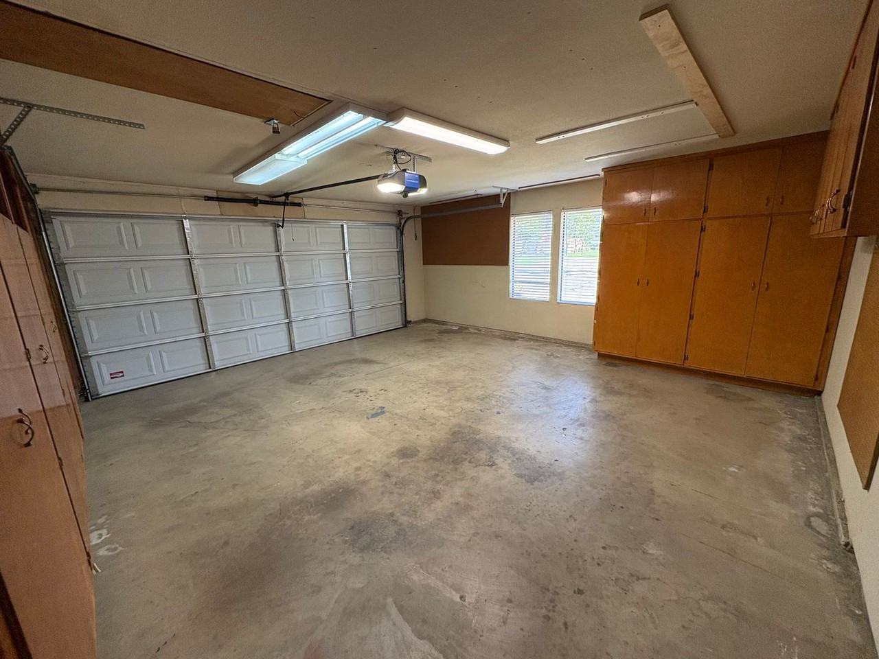 3009 E Grove Ave - Photo 2 of 43