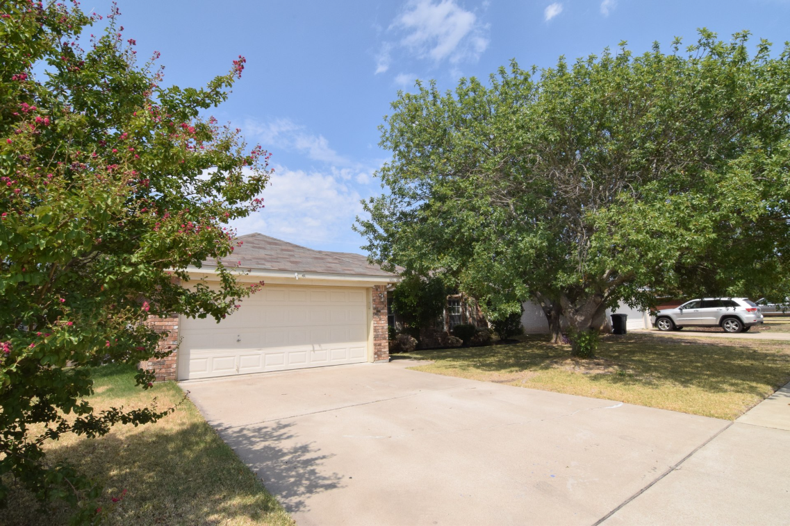 3109 Woodrow Dr #NA - Photo 2 of 24