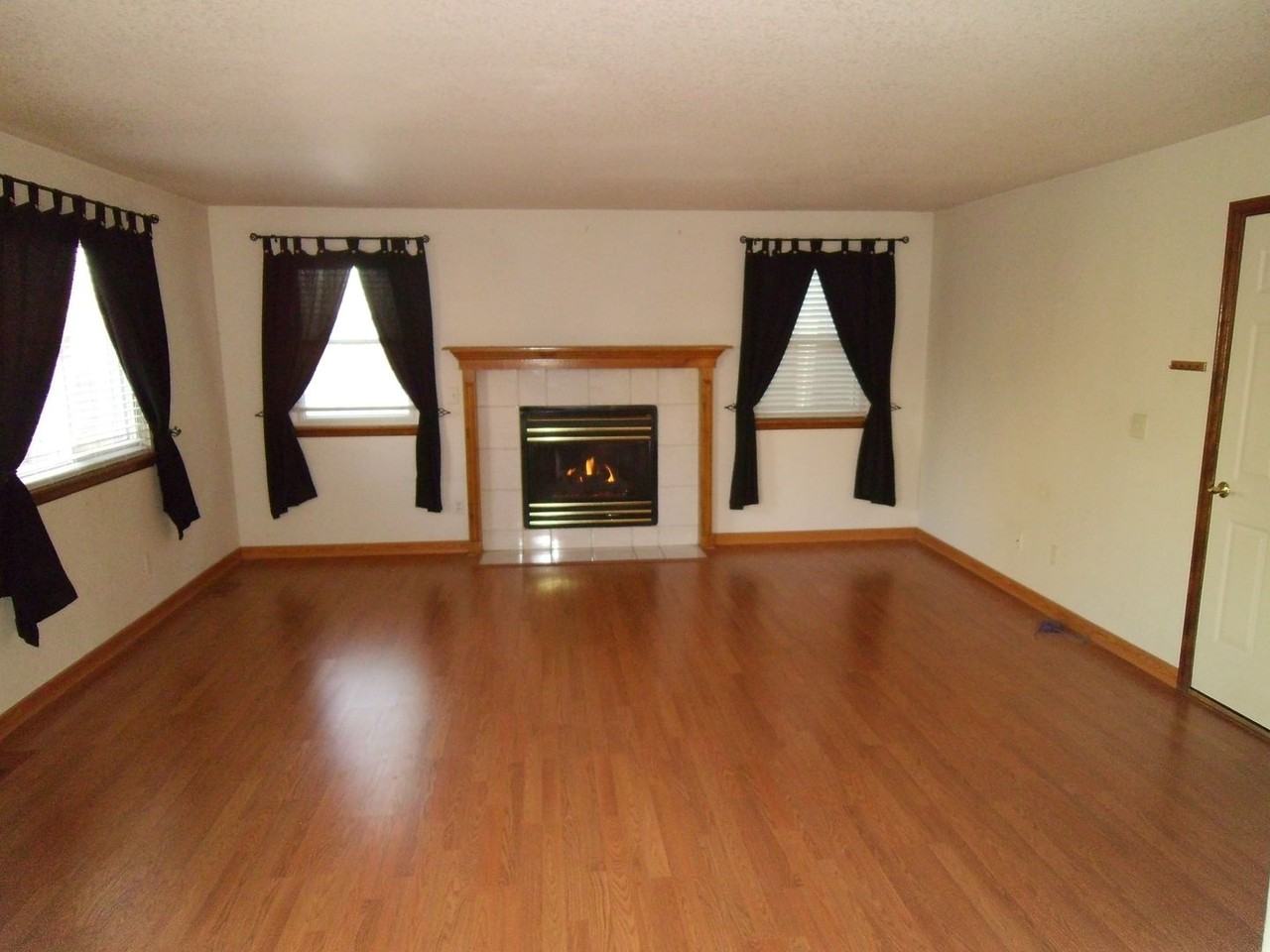 13482 Glen Cir - Photo 4 of 20